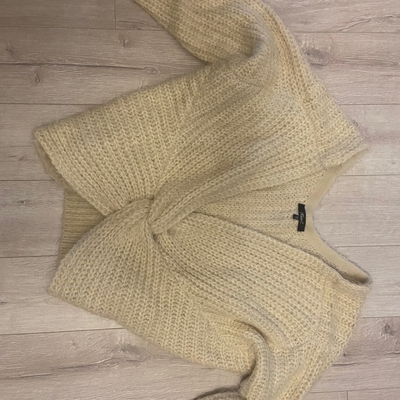 Knit cross over sweater - Picture 2 of 6